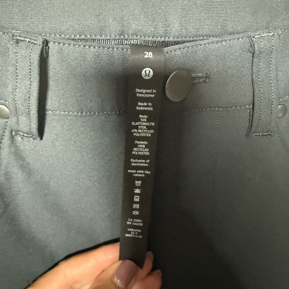 Lululemon warp streme pant. Worn once and outgrew. Perfect new condition. - Picture 5 of 7